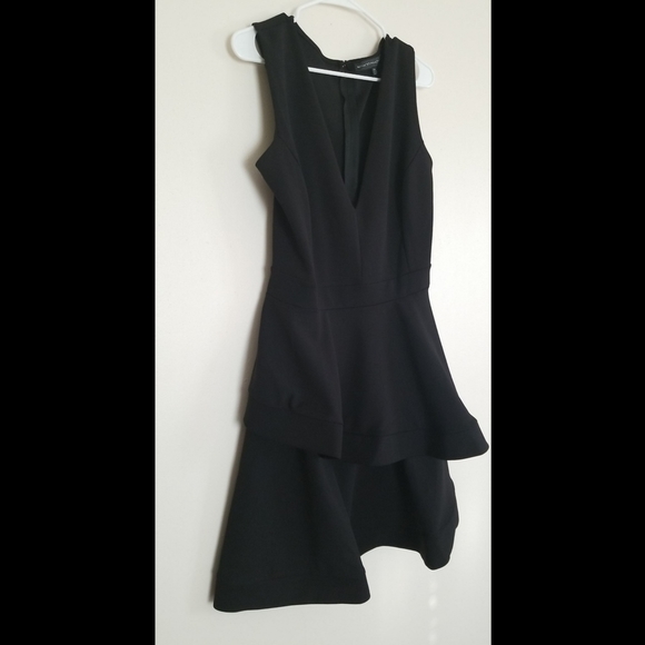 NEW LISTING!! BLACK V NECK RUFFLED HEM DRESS - Picture 2 of 11